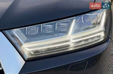 Внедорожник / Кроссовер Audi Q7 2017 в 