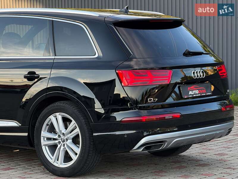 Позашляховик / Кросовер Audi Q7 2017 в Луцьку