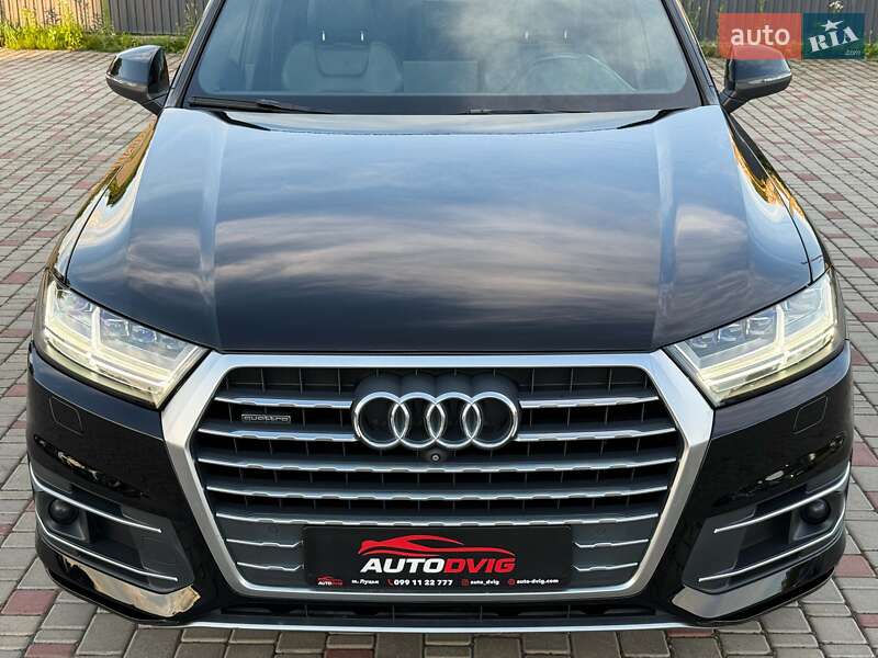 Позашляховик / Кросовер Audi Q7 2017 в Луцьку