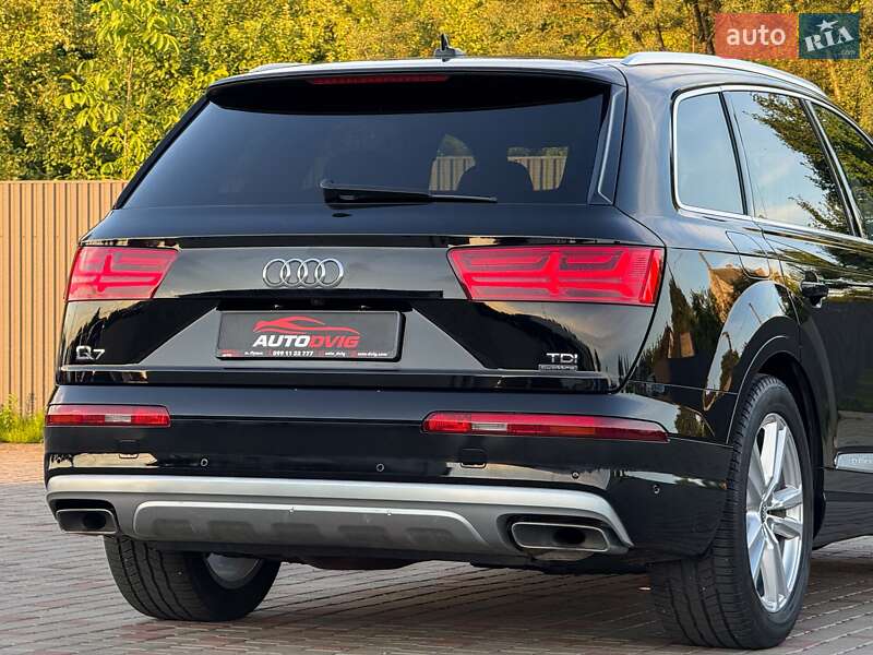 Позашляховик / Кросовер Audi Q7 2017 в Луцьку