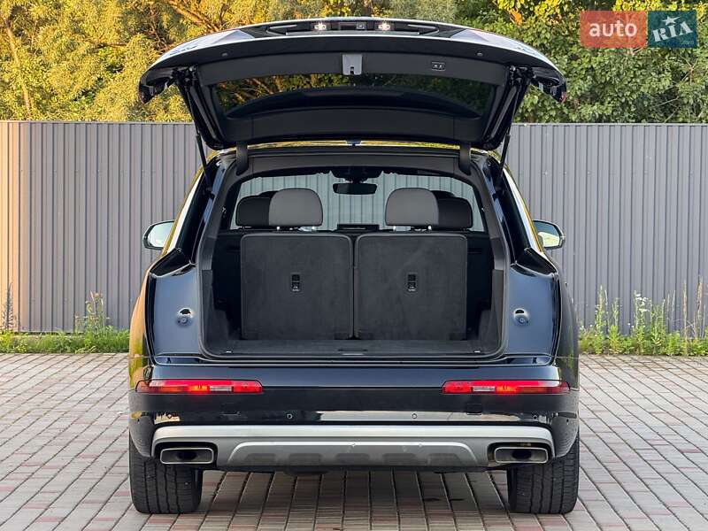 Позашляховик / Кросовер Audi Q7 2017 в Луцьку