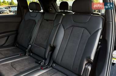 Внедорожник / Кроссовер Audi Q7 2017 в 