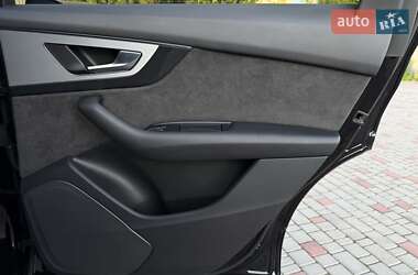 Внедорожник / Кроссовер Audi Q7 2017 в 