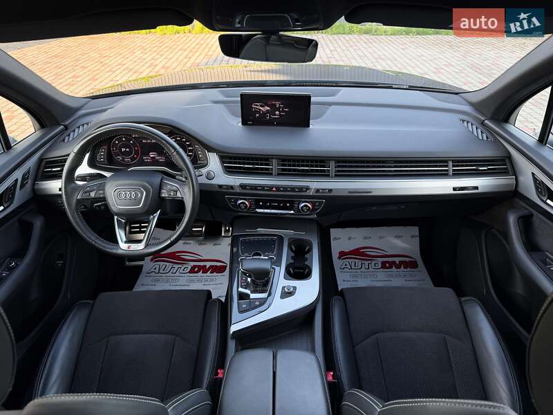 Позашляховик / Кросовер Audi Q7 2017 в Луцьку