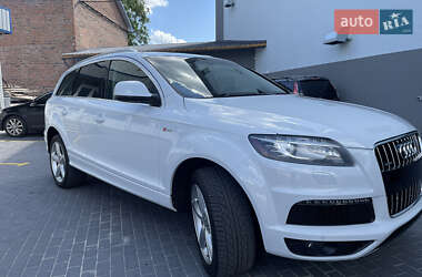 Внедорожник / Кроссовер Audi Q7 2015 в 