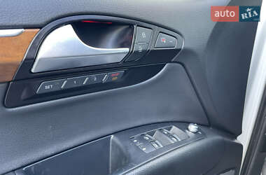 Внедорожник / Кроссовер Audi Q7 2015 в 