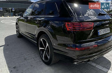 Внедорожник / Кроссовер Audi Q7 2018 в 