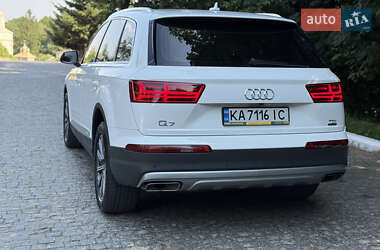 Внедорожник / Кроссовер Audi Q7 2015 в 