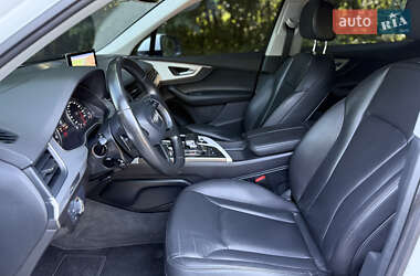 Внедорожник / Кроссовер Audi Q7 2015 в 