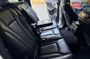 Внедорожник / Кроссовер Audi Q7 2015 в 