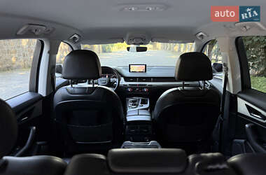 Внедорожник / Кроссовер Audi Q7 2015 в 