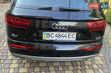 Внедорожник / Кроссовер Audi Q7 2016 в 