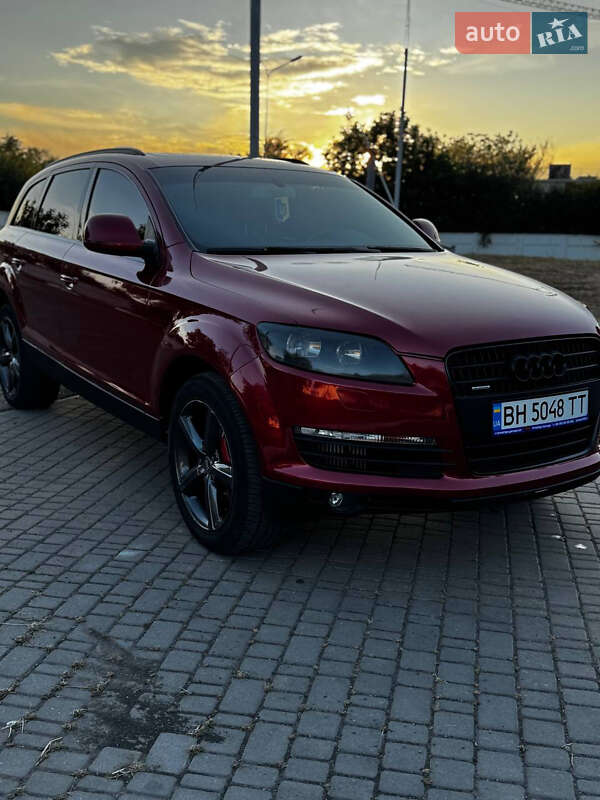 Внедорожник / Кроссовер Audi Q7 2006 в 