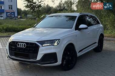 Внедорожник / Кроссовер Audi Q7 2020 в 