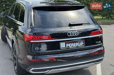 Внедорожник / Кроссовер Audi Q7 2020 в 