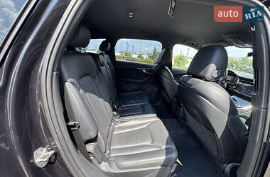 Внедорожник / Кроссовер Audi Q7 2020 в 