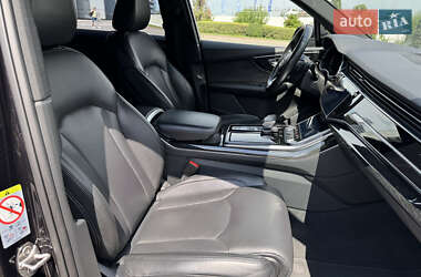 Внедорожник / Кроссовер Audi Q7 2020 в 