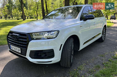 Внедорожник / Кроссовер Audi Q7 2018 в 