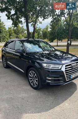 Внедорожник / Кроссовер Audi Q7 2017 в 