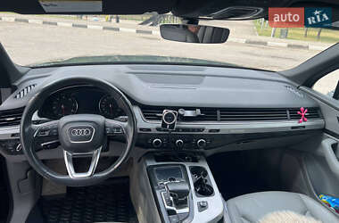Внедорожник / Кроссовер Audi Q7 2017 в 