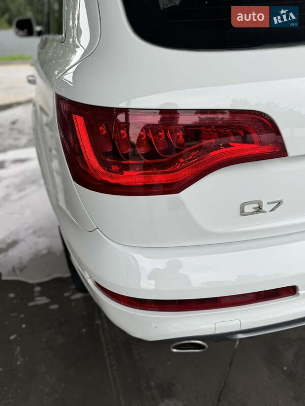 Позашляховик / Кросовер Audi Q7 2014 в Чорткові