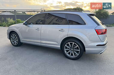 Позашляховик / Кросовер Audi Q7 2016 в 