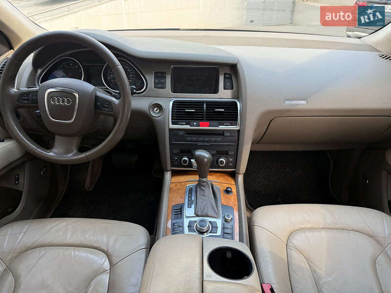 Внедорожник / Кроссовер Audi Q7 2007 в Одессе