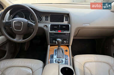 Внедорожник / Кроссовер Audi Q7 2007 в 