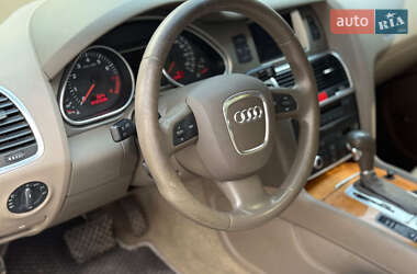 Внедорожник / Кроссовер Audi Q7 2007 в 