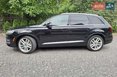 Внедорожник / Кроссовер Audi Q7 2016 в 
