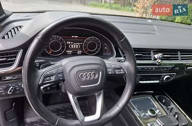 Внедорожник / Кроссовер Audi Q7 2016 в 