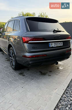 Внедорожник / Кроссовер Audi Q7 2021 в 