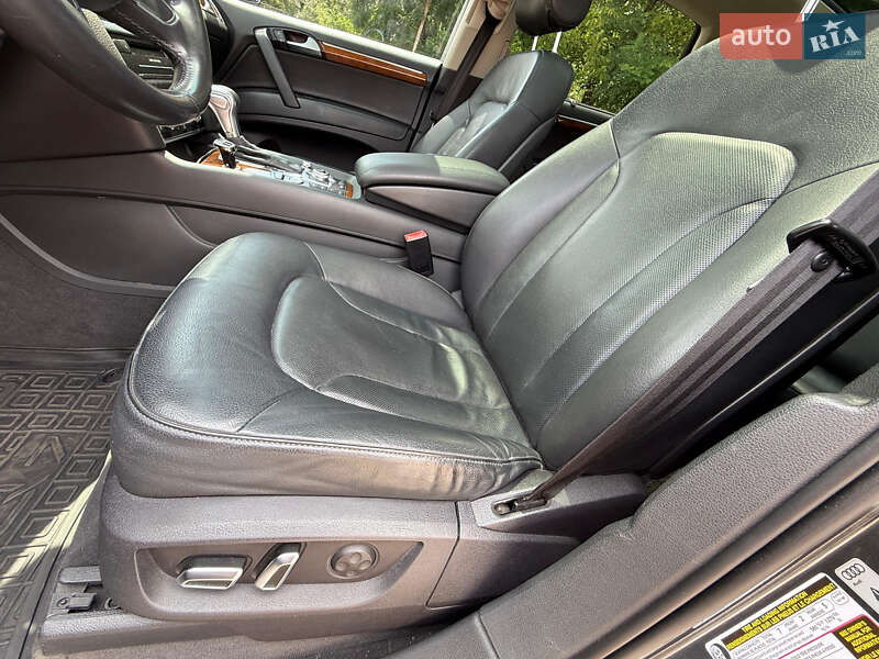 Внедорожник / Кроссовер Audi Q7 2014 в Киеве