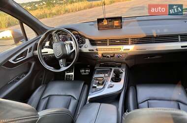 Внедорожник / Кроссовер Audi Q7 2017 в 