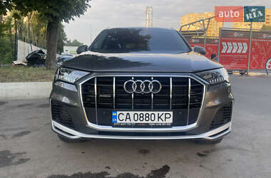 Внедорожник / Кроссовер Audi Q7 2021 в 