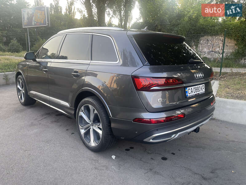 Внедорожник / Кроссовер Audi Q7 2021 в Киеве