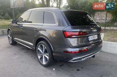 Внедорожник / Кроссовер Audi Q7 2021 в 