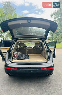 Внедорожник / Кроссовер Audi Q7 2006 в 