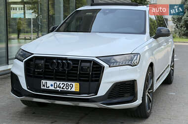 Внедорожник / Кроссовер Audi Q7 2020 в 