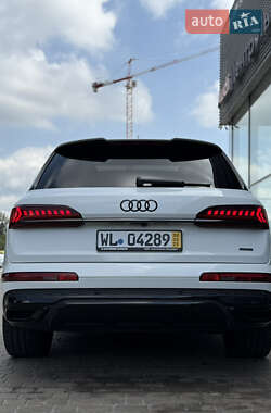 Внедорожник / Кроссовер Audi Q7 2020 в 