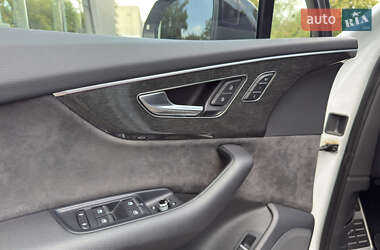 Внедорожник / Кроссовер Audi Q7 2020 в 