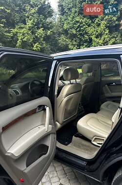 Позашляховик / Кросовер Audi Q7 2013 в 