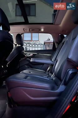 Внедорожник / Кроссовер Audi Q7 2016 в 