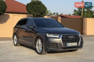 Внедорожник / Кроссовер Audi Q7 2016 в 