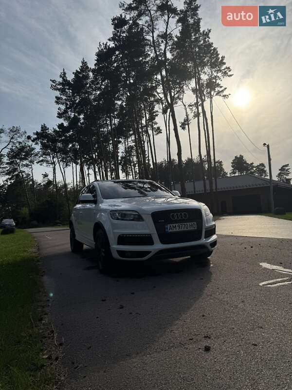 Позашляховик / Кросовер Audi Q7 2011 в Житомирі