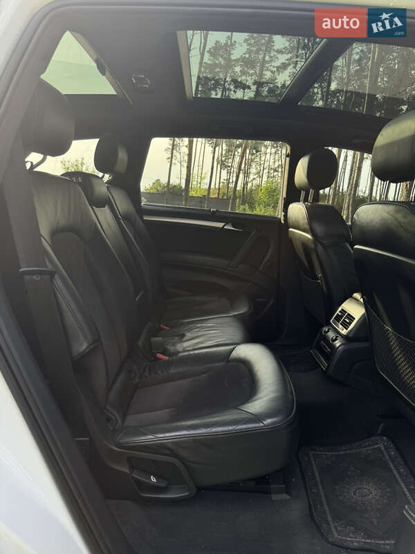 Позашляховик / Кросовер Audi Q7 2011 в Житомирі