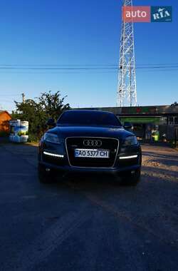 Внедорожник / Кроссовер Audi Q7 2007 в 