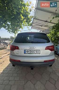 Внедорожник / Кроссовер Audi Q7 2013 в 