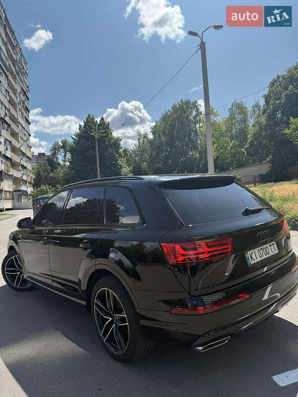 Внедорожник / Кроссовер Audi Q7 2018 в Киеве