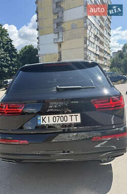 Внедорожник / Кроссовер Audi Q7 2018 в 